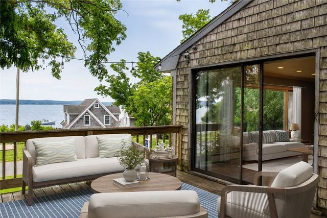 10 Johnnycake Lane, Portsmouth, RI 02871