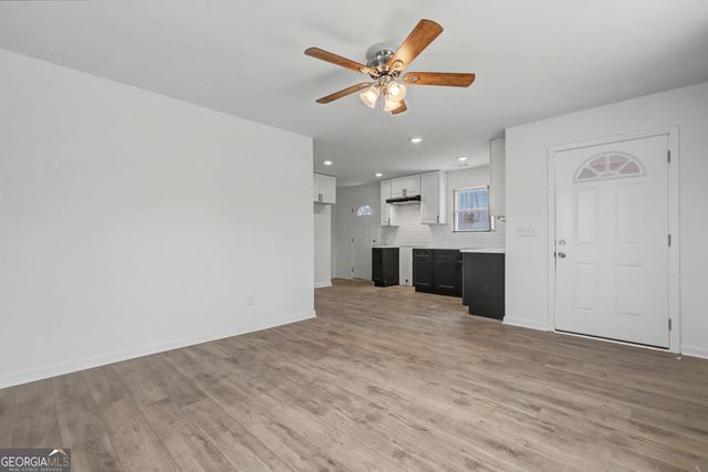 7 Jackson Street, Barnesville, GA 30204