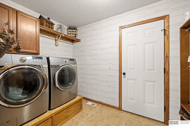 1908 Apollo Lane, Papillion, NE 68133