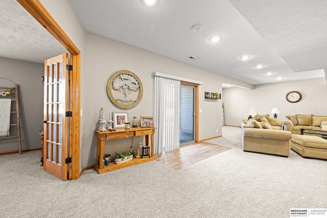 1908 Apollo Lane, Papillion, NE 68133