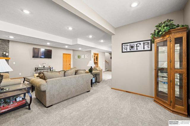 1908 Apollo Lane, Papillion, NE 68133