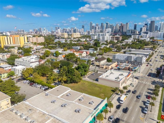 1025 W Flagler St, Miami, FL 33130