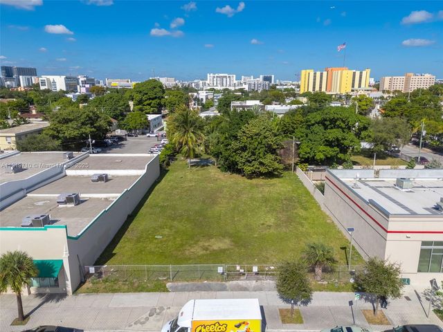 1025 W Flagler St, Miami, FL 33130