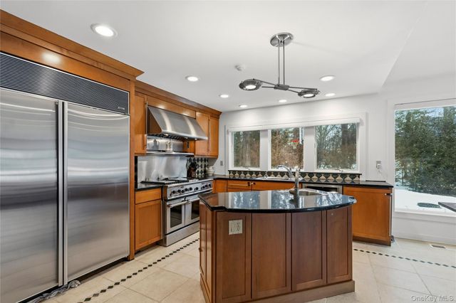 91 Hoaglands Lane, Old Brookville, NY 11545