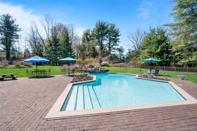 91 Hoaglands Lane, Old Brookville, NY 11545