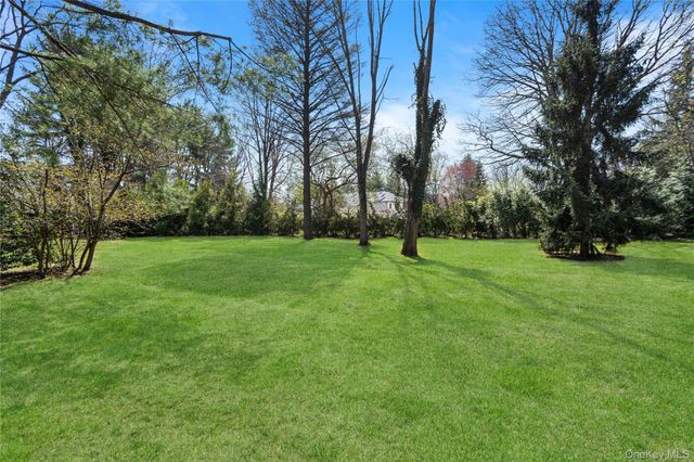 91 Hoaglands Lane, Old Brookville, NY 11545