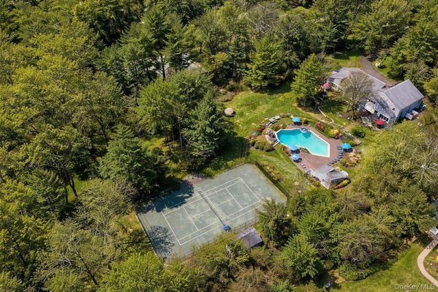 91 Hoaglands Lane, Old Brookville, NY 11545