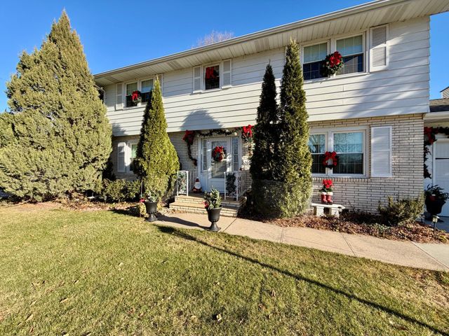 2602 Rivershore Drive, Moorhead, MN 56560