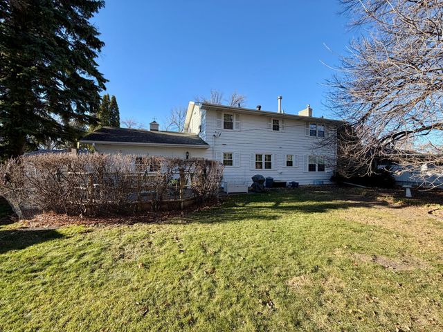 2602 Rivershore Drive, Moorhead, MN 56560