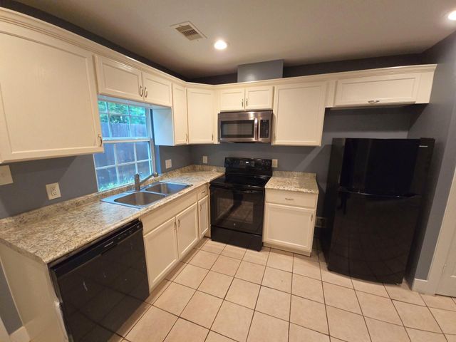 11435 Raincove Drive B, Houston, TX 77016