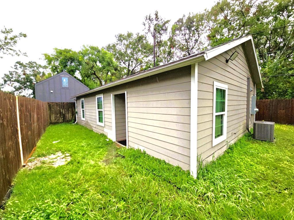11435 Raincove Drive B, Houston, TX 77016