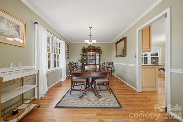 1347 10th Street Drive NW, Hickory, NC 28601