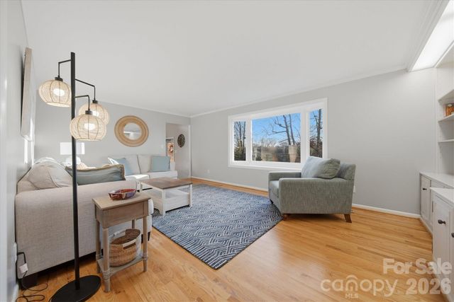 1347 10th Street Drive NW, Hickory, NC 28601