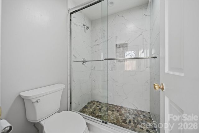 1347 10th Street Drive NW, Hickory, NC 28601