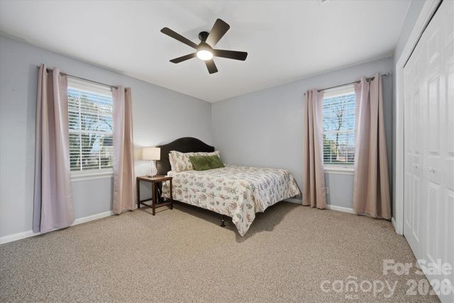 1347 10th Street Drive NW, Hickory, NC 28601