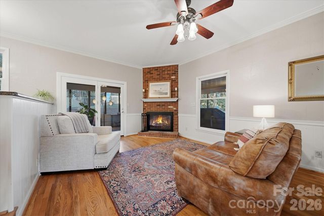 1347 10th Street Drive NW, Hickory, NC 28601