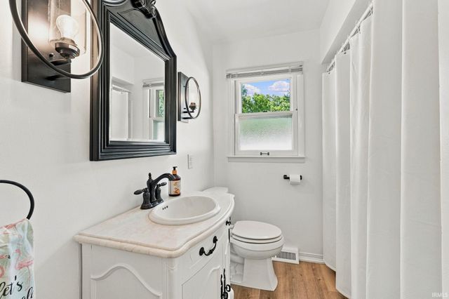 9504 Manor Woods Road, Fort Wayne, IN 46804