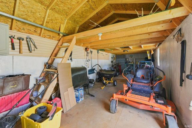 9504 Manor Woods Road, Fort Wayne, IN 46804