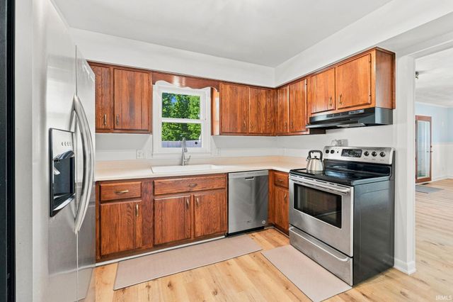 9504 Manor Woods Road, Fort Wayne, IN 46804