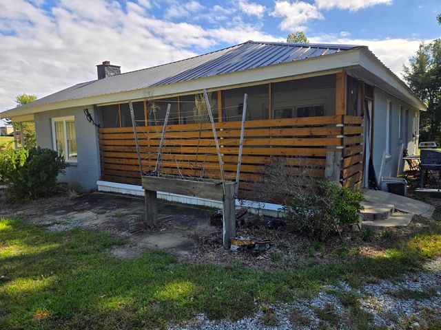 128 Goodjoin Road, Landrum, SC 29356