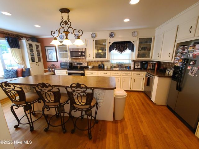 1957 Country Squire Road, Kinston, NC 28504