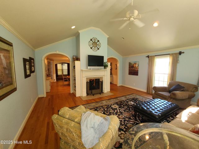 1957 Country Squire Road, Kinston, NC 28504