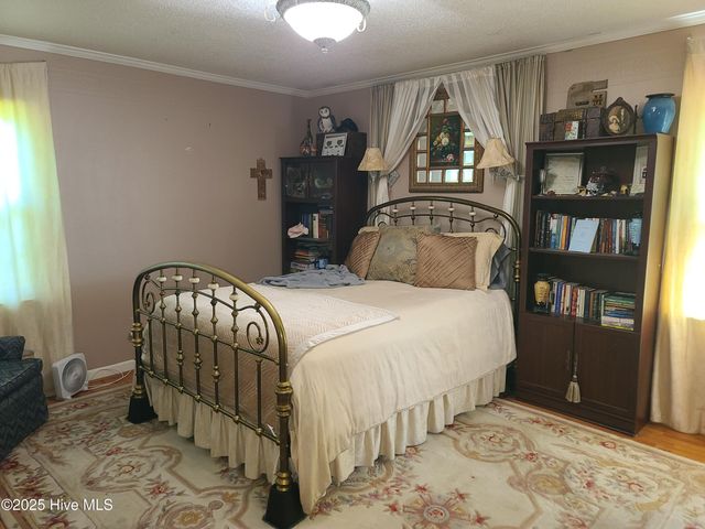 1957 Country Squire Road, Kinston, NC 28504