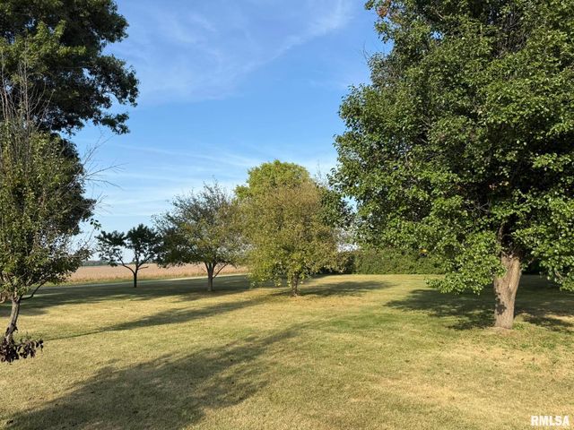 22 Knox Rd 1800 N, Galesburg, IL 61401