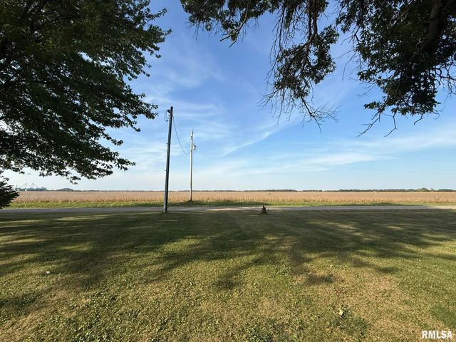 22 Knox Rd 1800 N, Galesburg, IL 61401