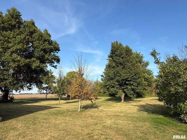 22 Knox Rd 1800 N, Galesburg, IL 61401