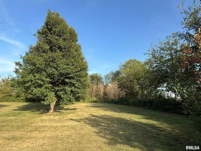 22 Knox Rd 1800 N, Galesburg, IL 61401