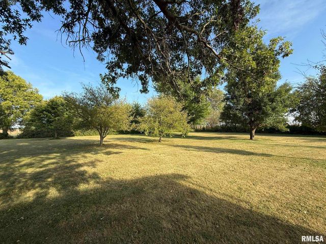 22 Knox Rd 1800 N, Galesburg, IL 61401