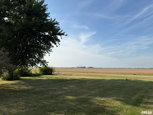 22 Knox Rd 1800 N, Galesburg, IL 61401