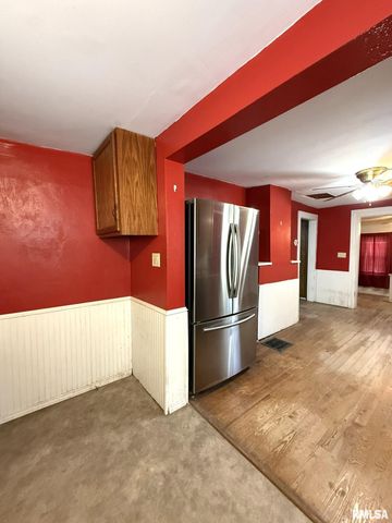 22 Knox Rd 1800 N, Galesburg, IL 61401