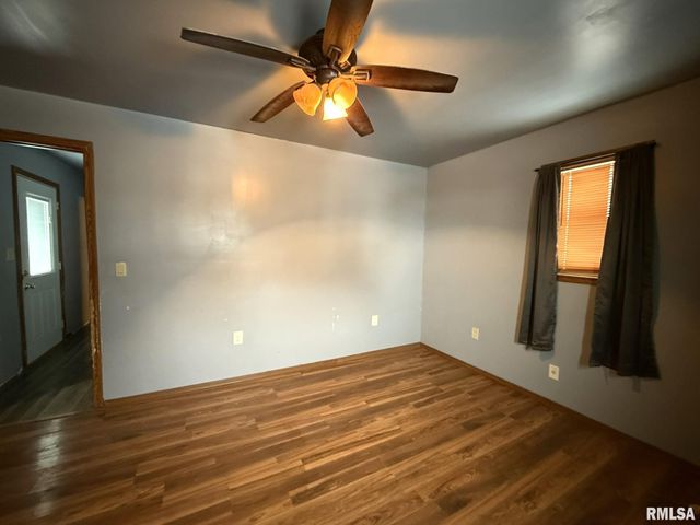 22 Knox Rd 1800 N, Galesburg, IL 61401