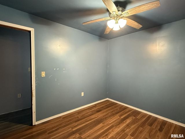 22 Knox Rd 1800 N, Galesburg, IL 61401