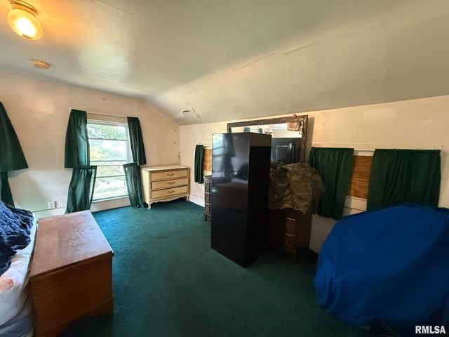 22 Knox Rd 1800 N, Galesburg, IL 61401