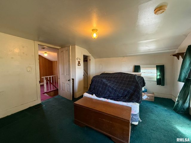 22 Knox Rd 1800 N, Galesburg, IL 61401