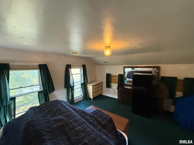 22 Knox Rd 1800 N, Galesburg, IL 61401