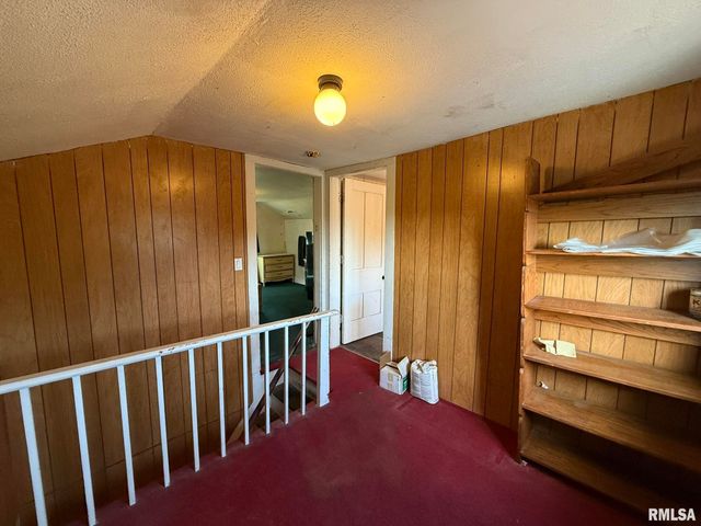 22 Knox Rd 1800 N, Galesburg, IL 61401