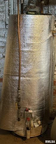 22 Knox Rd 1800 N, Galesburg, IL 61401