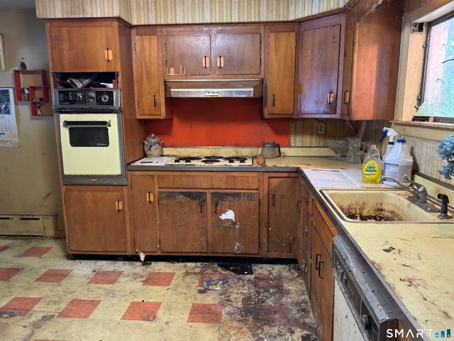 72 Grenelle Street, Bridgeport, CT 06606