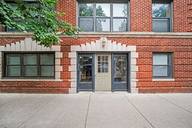 1249 W Roscoe Street 1, Chicago, IL 60657