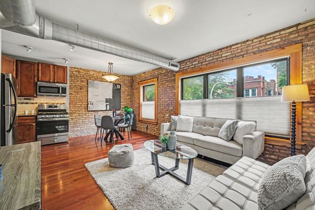 1249 W Roscoe Street 1, Chicago, IL 60657