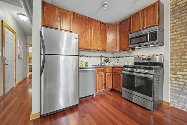 1249 W Roscoe Street 1, Chicago, IL 60657