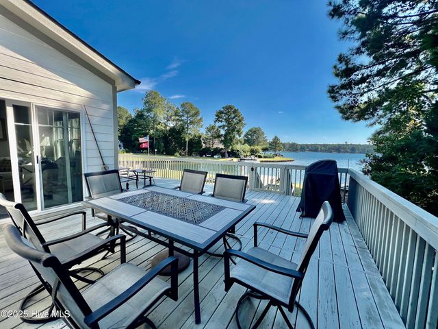 127 Shaw Drive, West End, NC 27376