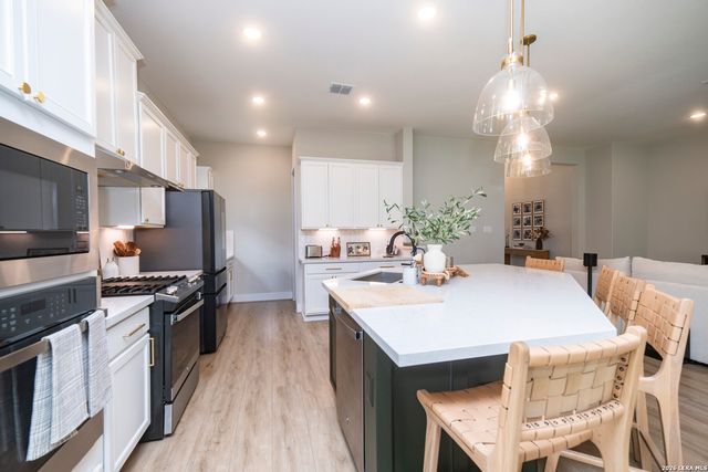5373 HARTLEY SQ, Schertz, TX 78108