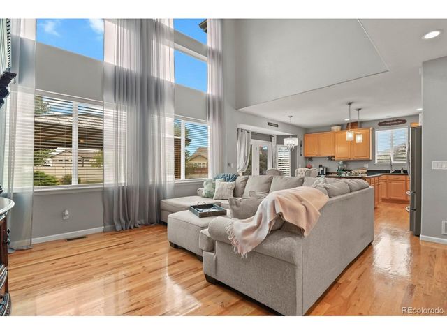 8739 Triple Crown Dr, Longmont, CO 80504