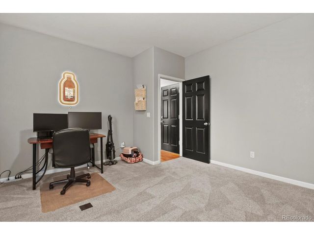 8739 Triple Crown Dr, Longmont, CO 80504