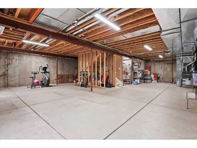 8739 Triple Crown Dr, Longmont, CO 80504